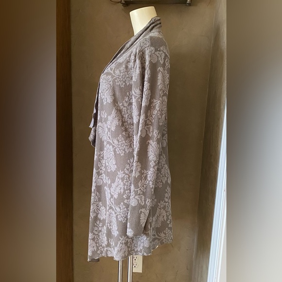 KNOX ROSE Open Shawl Cardigan Women’s Sweater Gray Floral, size XL - Picture 3 of 7